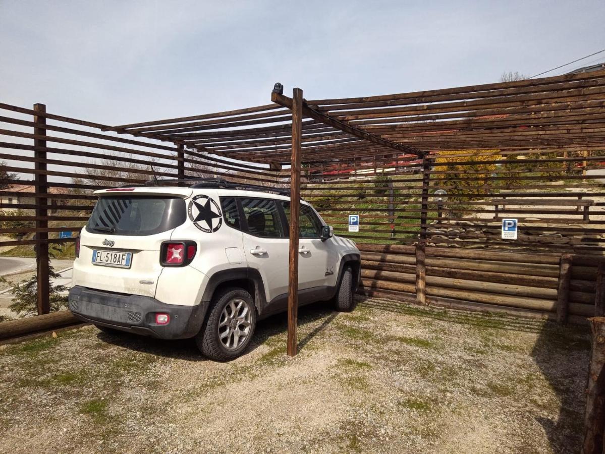 La Tana Dello Scoiattolo - Adults Only Bed & Breakfast Murazzano  Exterior foto