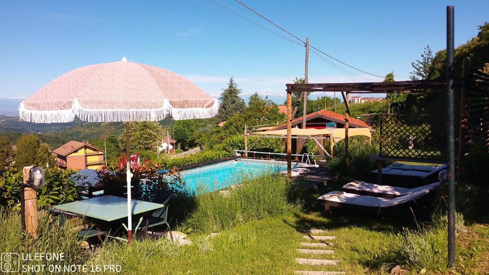 La Tana Dello Scoiattolo - Adults Only Bed & Breakfast Murazzano  Exterior foto