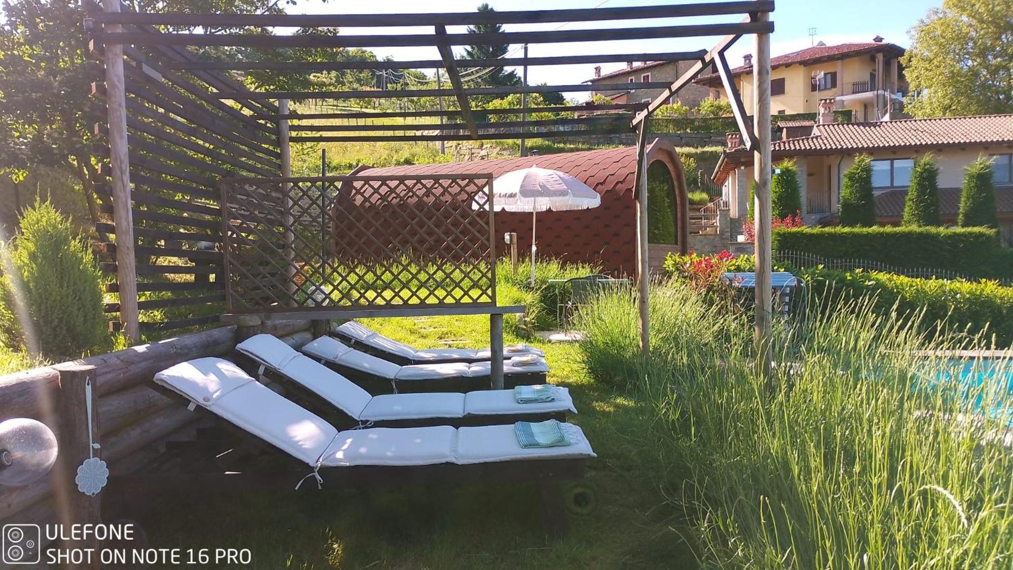 La Tana Dello Scoiattolo - Adults Only Bed & Breakfast Murazzano  Exterior foto